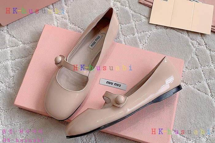 NEW 미우미우 신발 신상 MU 8944702