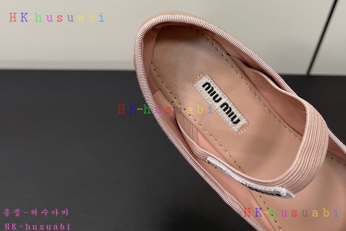 NEW 미우미우 신발 신상 MU 8250113