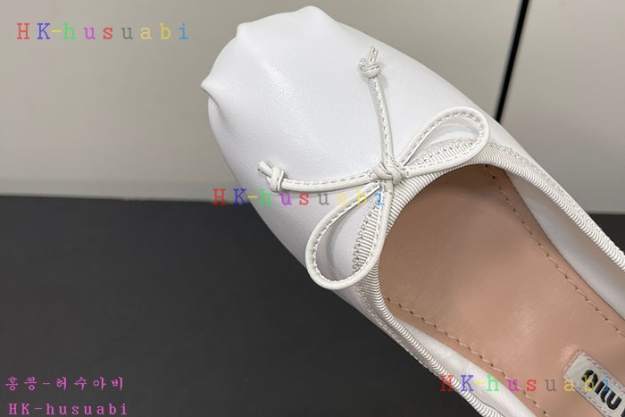 NEW 미우미우 신발 신상 MU 8250116