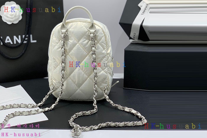 ★미러급★샤넬 백팩 나일론 실버 메탈 화이트 AS4366