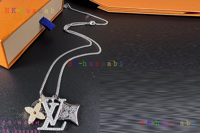 NEW 루이비통 목걸이 신상 LV 955812