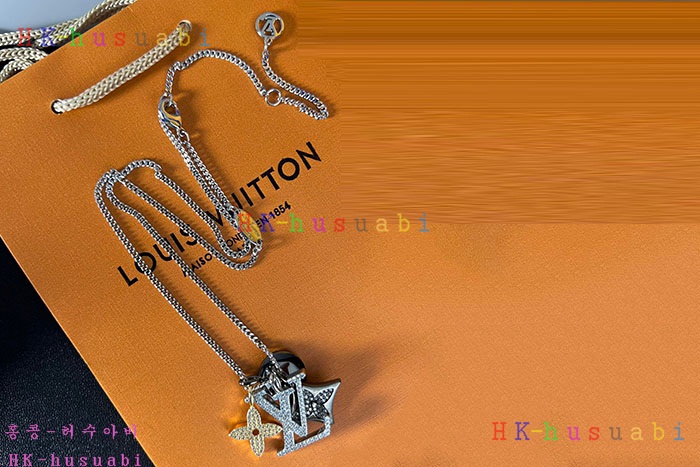 NEW 루이비통 목걸이 신상 LV 955812