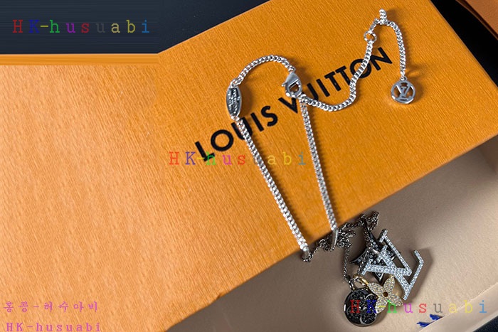 NEW 루이비통 목걸이 신상 LV 955812