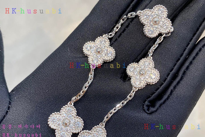 NEW 반클리에 앤 아펠 팔찌 신상  V 3027715
