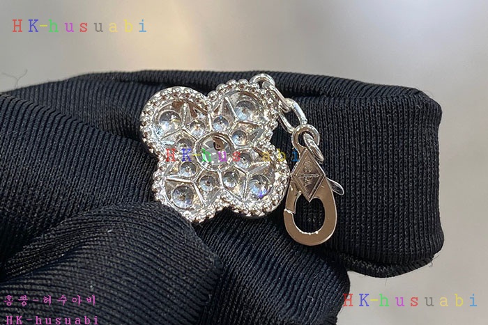 NEW 반클리에 앤 아펠 팔찌 신상  V 3027715