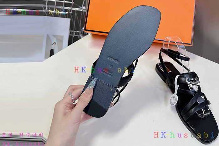 NEW 에르메스 샌들 신상 H 8857011