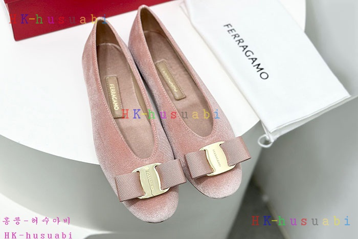 NEW 페라가모 플랫슈즈 신상 F 955704