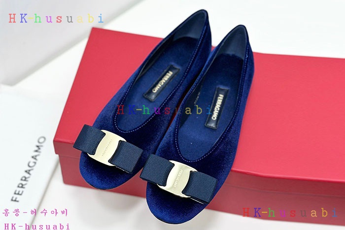 NEW 페라가모 플랫슈즈 신상 F 955705