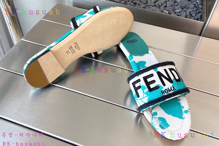 NEW 펜디 샌들 신상 FD 6855018
