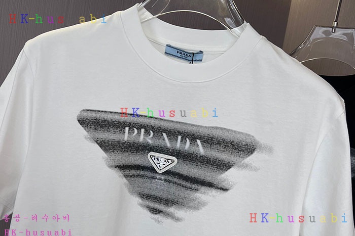 NEW 프라다 반팔티 신상 P 44150