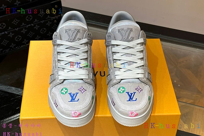 NEW 루이비통 스니커즈  신상 LV 769907