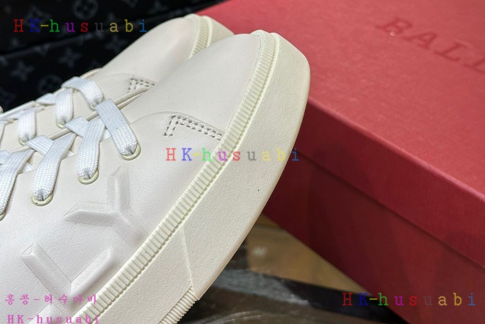 NEW 발리 스니커즈 신상 B 615502