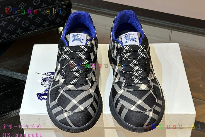 NEW 버버리 스니커즈 신상 BB 977706