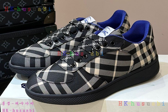 NEW 버버리 스니커즈 신상 BB 977706