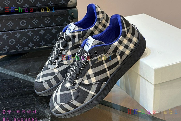 NEW 버버리 스니커즈 신상 BB 977706