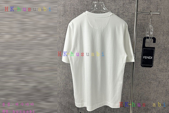 NEW 펜디 반팔티 신상 F 885501