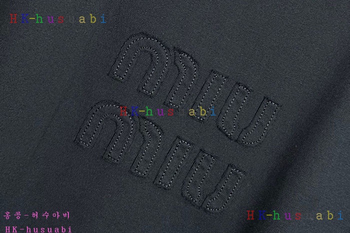 NEW 미우미우 반팔티 신상 MU 533517