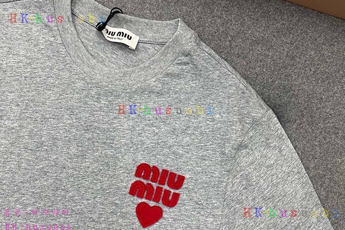 NEW 미우미우 반팔티 신상  M 3325003