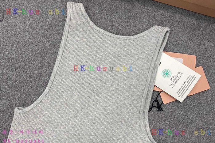 NEW 미우미우 나시 신상  M 3325009