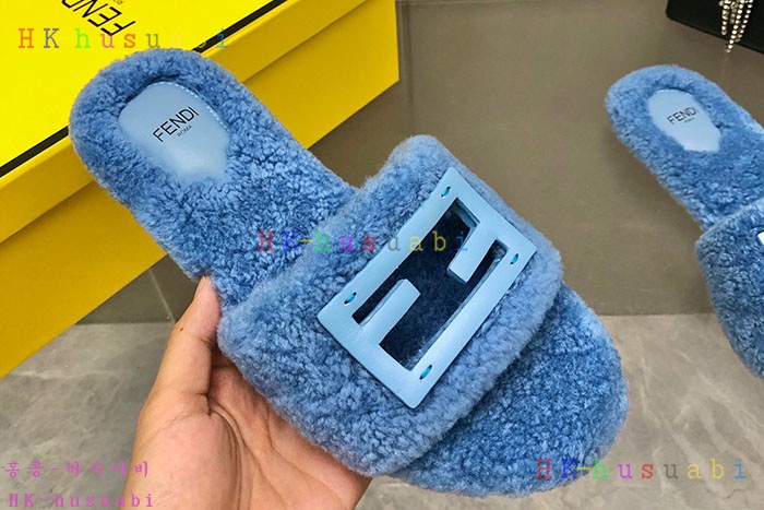 NEW 펜디 샌들 신상 FD 1807708