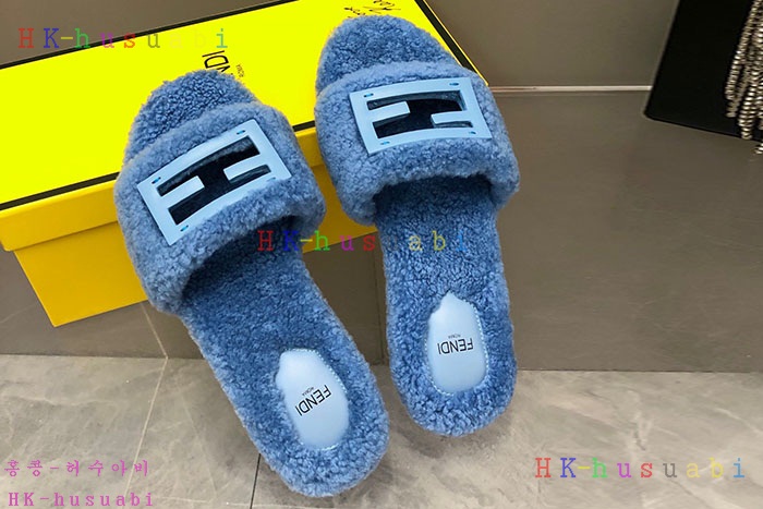 NEW 펜디 샌들 신상 FD 1807708