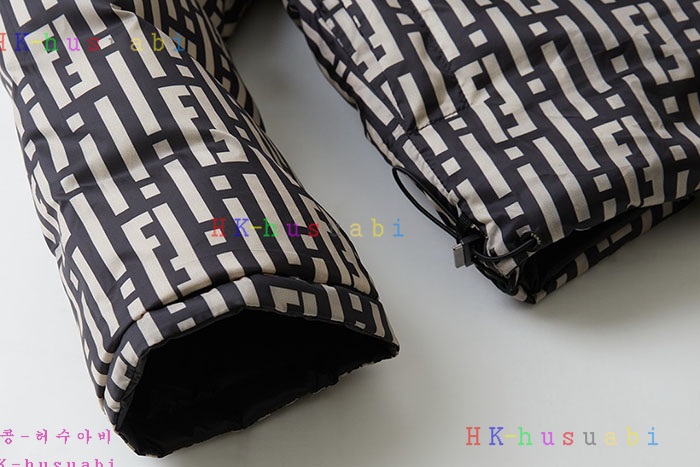 NEW 펜디 패딩 신상 FD 995511