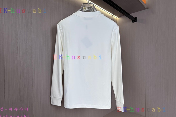 NEW 프라다 긴팔티 신상 P 6714012