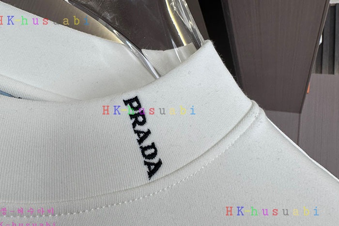 NEW 프라다 긴팔티 신상 P 6714012