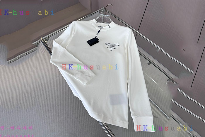 NEW 프라다 긴팔티 신상 P 6714012