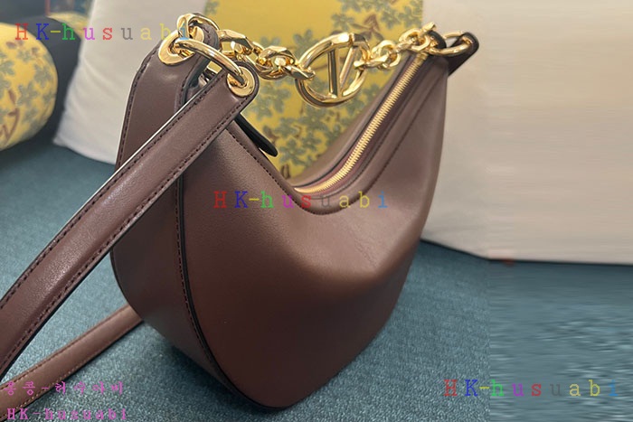 ★미러급★발렌티노 브이로고 문 스몰 가죽 체인 호보 백 4W2B0N08-10