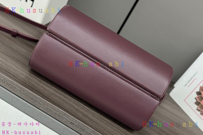 ★미러급★로에베 스몰 클래스프 백 6680400-2