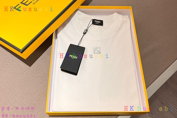 NEW 펜디 긴팔티 신상 FD  142225