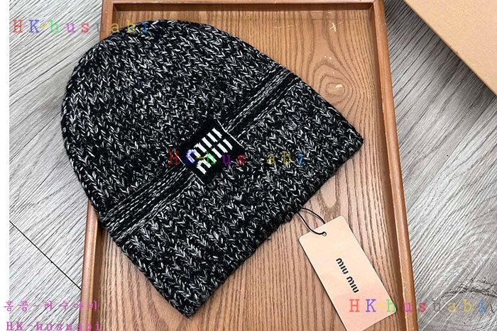 NEW 미우미우 모자 신상 MU 4788015