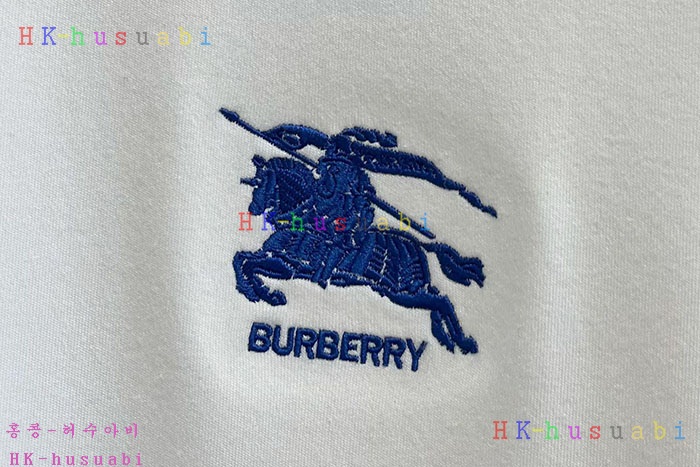 NEW 버버리 긴팔티  신상 B 70444029