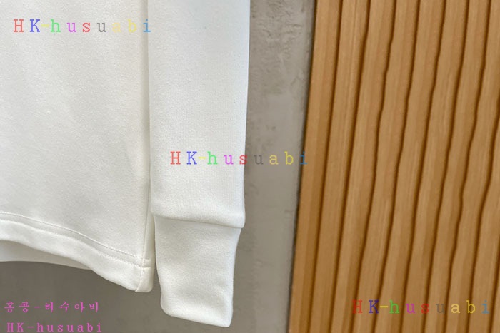 NEW 버버리 긴팔티  신상 B 70444029