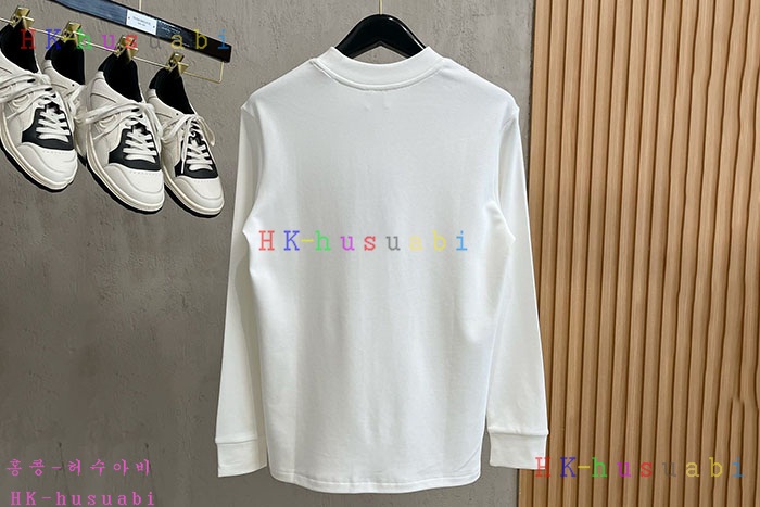 NEW 버버리 긴팔티  신상 B 70444029