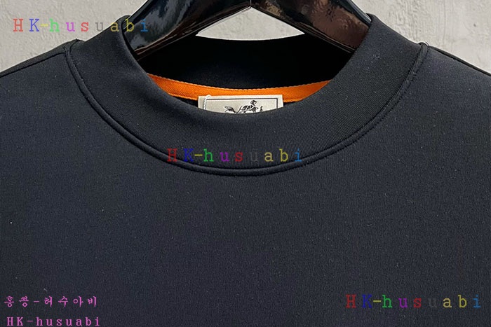 NEW 에르메스 긴팔티 신상 H 114883