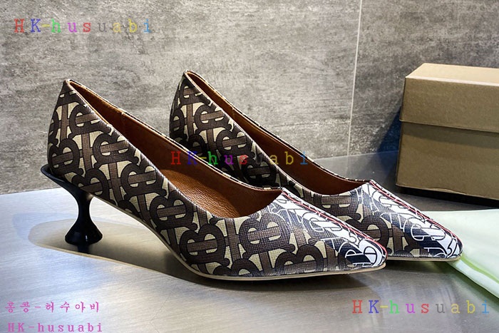 NEW 버버리 신발 신상 B  5589950