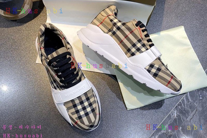 NEW 버버리 신발 신상 B  55822010