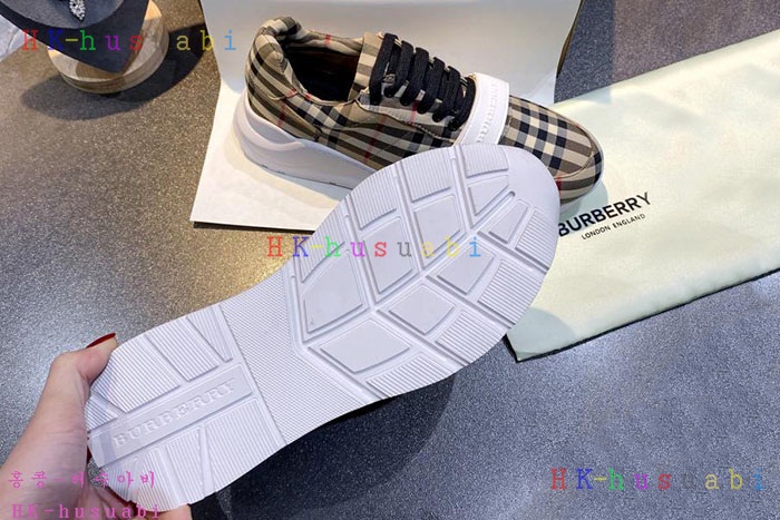 NEW 버버리 신발 신상 B  55822010