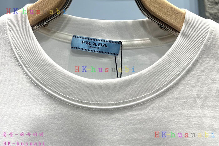 NEW 프라다 반팔티 신상 P 3508042