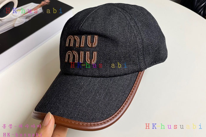 NEW 미우미우 모자 신상 MU 3360053