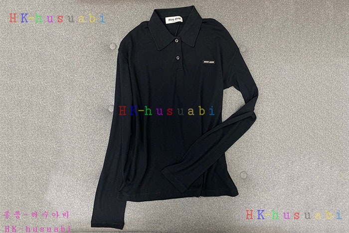 NEW 미우미우 긴팔티 신상 MU 3365505