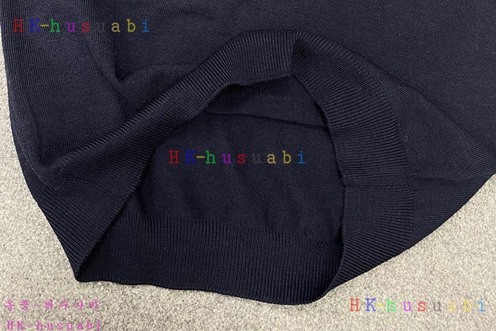 NEW 미우미우 반팔니트 신상 MU 3365508