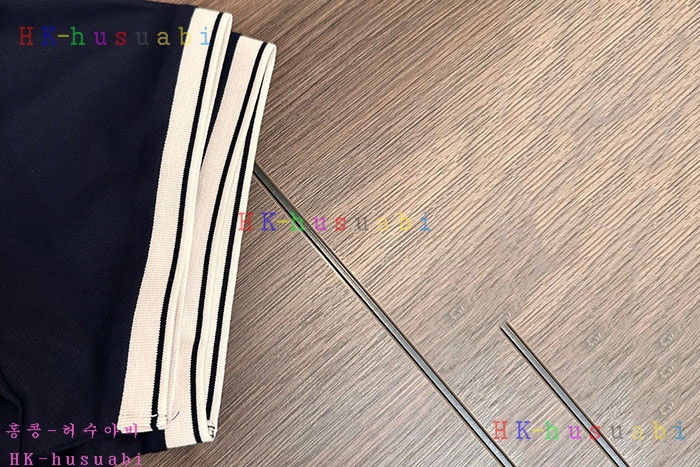 NEW 페라가모 카라 반팔티 신상 F 226223