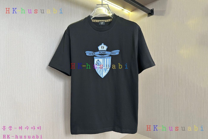 NEW 펜디 반팔티 신상 FD 559403