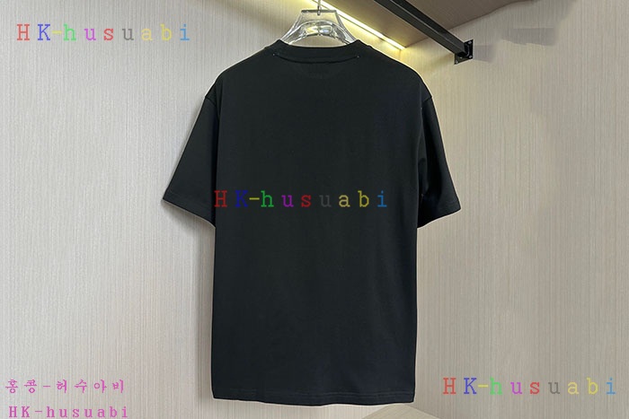 NEW 펜디 반팔티 신상 FD 559403