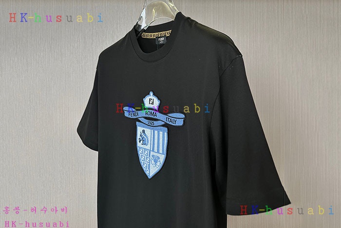 NEW 펜디 반팔티 신상 FD 559403