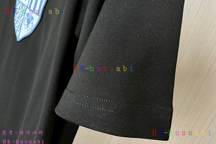 NEW 펜디 반팔티 신상 FD 559403