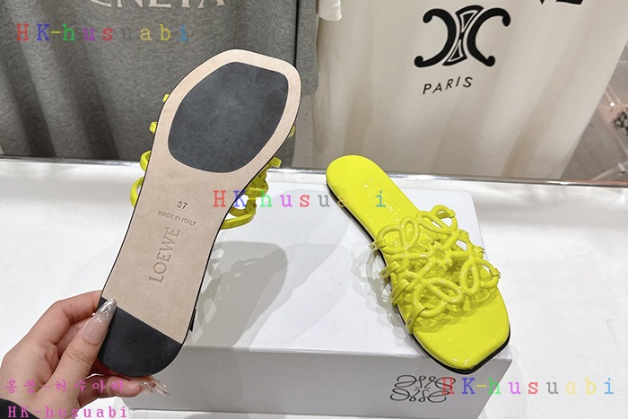 NEW 로에베 샌들 신상 L 1582244